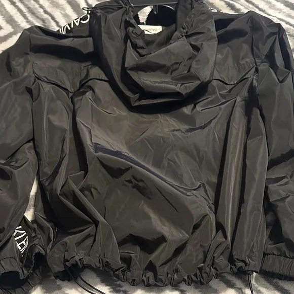 Calvin Klein Black Logo-Trim Hooded Windbreaker - Picture 4 of 4
